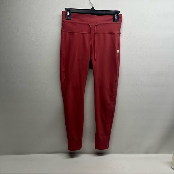 VUORI crimson  Leggings size Small - Picture 2 of 6